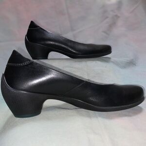 ECCO low heel Plain Dress Pump
